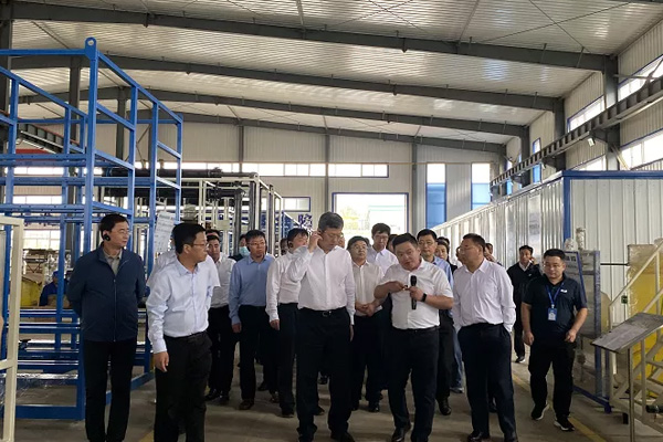 內(nèi)蒙古自治區(qū)黨委常委、通遼市委書記孟憲東攜考察團(tuán)到一諾環(huán)境考察指導(dǎo)
